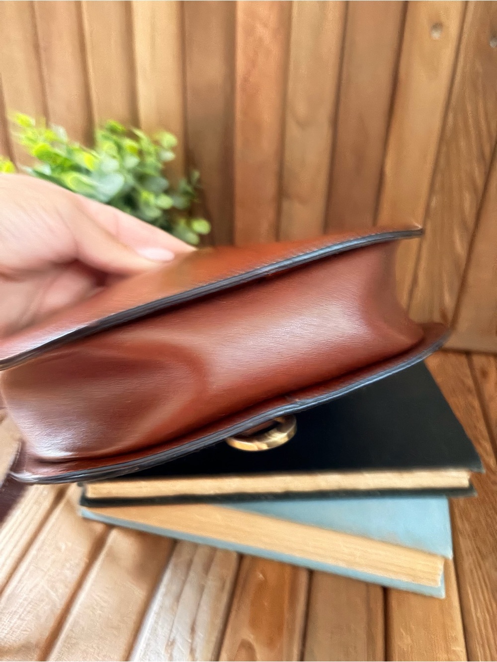 Gold Pfeil Oxford Leather Crossbody Bag by Karl Schaar Rare Vintage - Picture 8 of 16